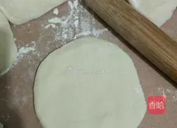 Illustration of how to make peanut and sesame sugar buns 8