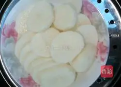 Illustration of how to make Indian curry buns 3