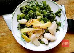 Illustration of how to cook herring in sauce 2