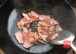 Illustration of how to make fried potatoes and bacon 4