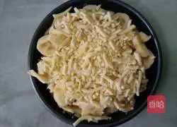 Illustration of how to make fruit sandwich pizza 13