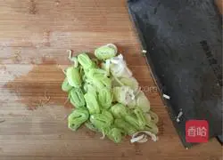 Illustration of how to make homemade pot helmets 5