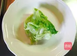 Illustration of how to make vegetable salad 7