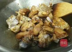 Illustration of making sauce elbow 6