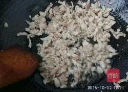 Illustration of how to make Datong knife-shaped noodles 4
