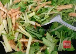 Dried celery and tofu Practice illustration 4