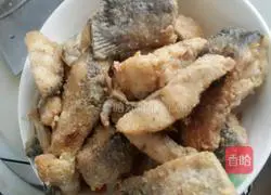 Illustration of how to make spicy fish chunks 6