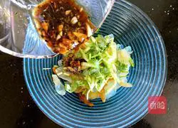 Illustration of how to make cold jellyfish head 3