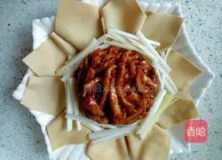 Illustration of how to make shredded pork with Jia Chang Jing sauce 15