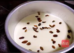 Illustration of how to make chiffon cake 11