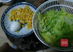 Illustration of how to make tuna salad 1