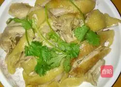 Illustration of how to make tender white chicken with green sauce 6