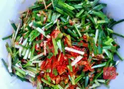 Illustration of how to make white radish kimchi 8