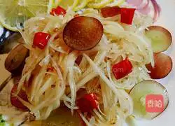 Thai Papaya Salad Recipe Illustration 11