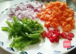 Illustration of how to make bacon chicken pizza 2