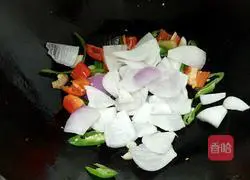 Illustration of how to make fried beef with onions 7