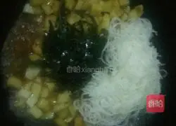 Illustration of how to make fried rice noodles with potatoes and kelp 5