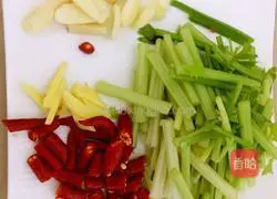 Illustration of how to make stir-fried shredded beef 2