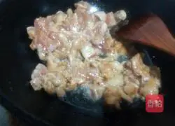 Illustration of how to make diced chicken in sauce 7