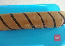 Strawberry Jam Cake Roll Recipe Illustration 19