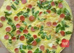 Illustration of how to make green pepper, egg and ham pizza 5