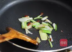 Illustration of home-style braised pomfret 6