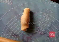 Illustration of how to make purple potato rolls 7