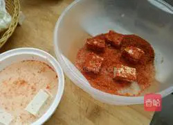 Illustration of how to make Sichuan moldy tofu 6