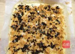 Illustration of how to make seaweed and meat floss cake rolls 10
