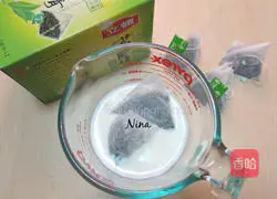 Illustration of how to make pearl milk tea 8