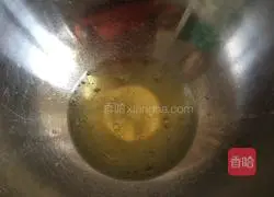 Illustration of how to make a cake using whipping cream 1