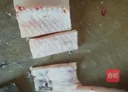 Illustration of how to make Wuhan glutinous rice fish 4