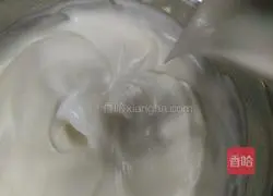 Illustration of how to make raisin cake roll 9