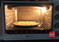 Illustration of how to make bacon pizza 9