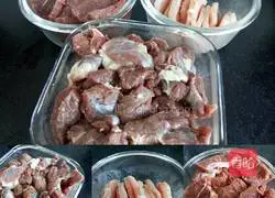 Illustration of how to make mutton and beef hot pot 2