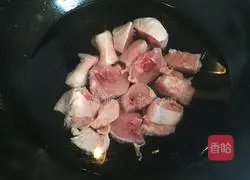 Illustration of braised chicken legs with mushrooms and potatoes 1