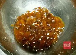 Illustration of how to make sesame sauce, scallion oil, sausage and steamed noodles 9