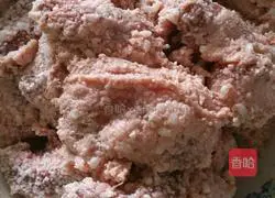 Illustration of how to make steamed pork with pumpkin powder 3