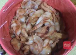 Illustration of how to make curry squid 5