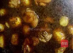 Illustration of how to make chestnut braised chicken 8