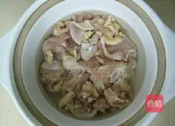 Illustration of how to make potato braised chicken 3