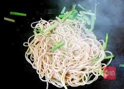 Illustration of how to make fried rice noodles 8