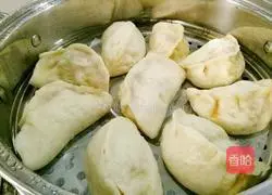 Illustration of how to make steamed dumplings with oily mutton 11