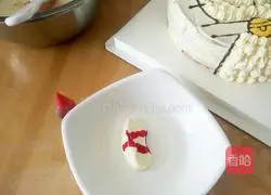 Illustration of how to make Doraemon birthday cake 14