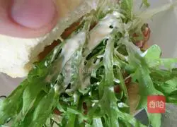 Illustration of how to make bacon burger 8