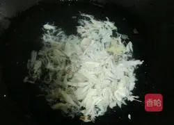 Illustration of how to make crab meat, shepherd's purse and tofu soup 5