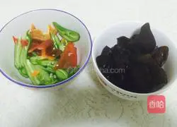 Illustration of how to make double pepper stir-fried stew 2