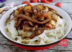 Illustration of Huanghua Braised Noodles 12