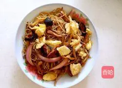Illustration of how to make fried rice noodles with mushrooms and eggs 11