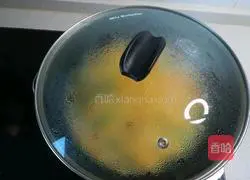 Illustration of how to make steamed buns and egg pancakes pretending to be pizza, nutritional supplementary food recipe for babies 5